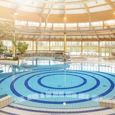Mit Balkon, Gratis Nutzung Vom Ahoi Erlebnisbad Und Sauna In Sellin - Haus Strandeck 20 Apartment *