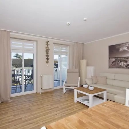 Haus Strandeck: Seaside With Balcony And Access Apartment Goehren (Ruegen)