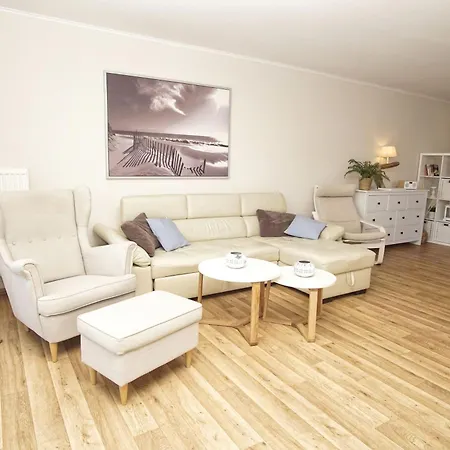 Mit Balkon, Gratis Nutzung Vom Ahoi Erlebnisbad Und Sauna In Sellin - Haus Strandeck 20 Apartment
