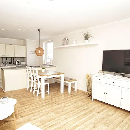Mit Balkon, Gratis Nutzung Vom Ahoi Erlebnisbad Und Sauna In Sellin - Haus Strandeck 20 Goehren (Ruegen)
