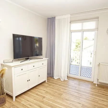 Mit Balkon, Gratis Nutzung Vom Ahoi Erlebnisbad Und Sauna In Sellin - Haus Strandeck 20 Apartment Goehren (Ruegen)