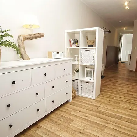 Mit Balkon, Gratis Nutzung Vom Ahoi Erlebnisbad Und Sauna In Sellin - Haus Strandeck 20 *