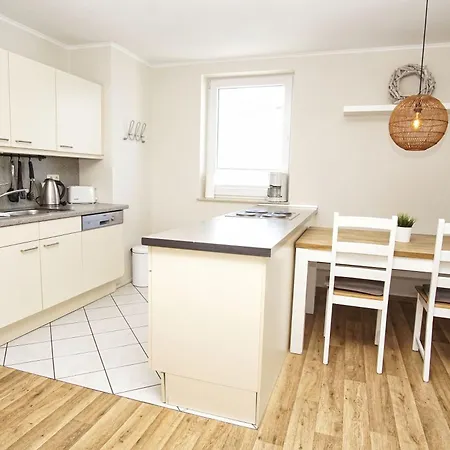 Mit Balkon, Gratis Nutzung Vom Ahoi Erlebnisbad Und Sauna In Sellin - Haus Strandeck 20 Goehren (Ruegen)