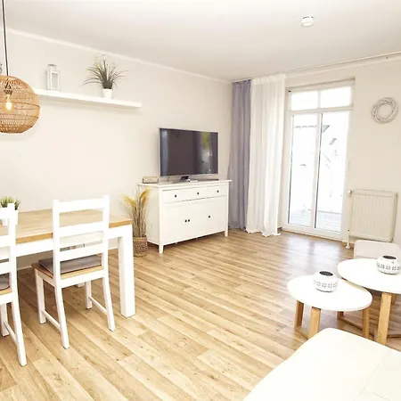 Apartment Mit Balkon, Gratis Nutzung Vom Ahoi Erlebnisbad Und Sauna In Sellin - Haus Strandeck 20 *