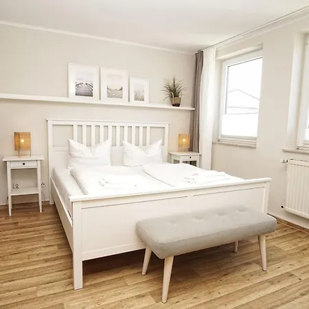 Mit Balkon, Gratis Nutzung Vom Ahoi Erlebnisbad Und Sauna In Sellin - Haus Strandeck 20 Apartment Goehren (Ruegen)