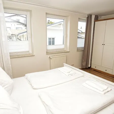 Mit Balkon, Gratis Nutzung Vom Ahoi Erlebnisbad Und Sauna In Sellin - Haus Strandeck 20 *