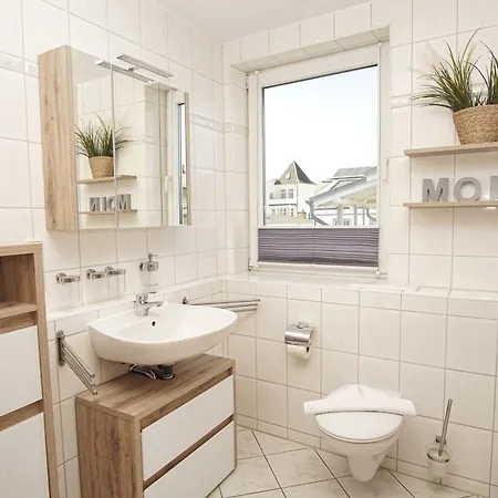 Mit Balkon, Gratis Nutzung Vom Ahoi Erlebnisbad Und Sauna In Sellin - Haus Strandeck 20 Apartment *